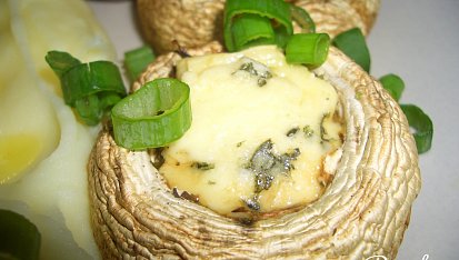 Italské žampiony plněné bylinkami a gorgonzolou