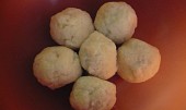 Jahodové knedlíky z bramborovo-tvarohového těsta