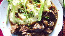 Jazyk na cibulce se žampionama a zázvorem