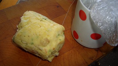 Knedlíky houskové hrnečkové, vařené v mikrovlnce