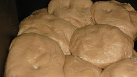 Kynutá bábovka piškotka