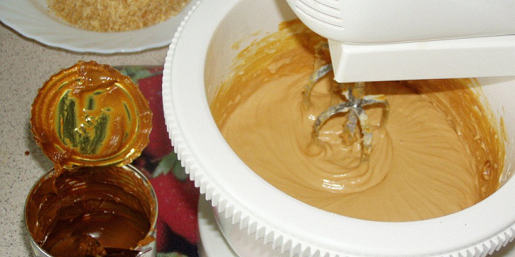 Můj medovník (Příprava krému ze svařeného salka a másla)