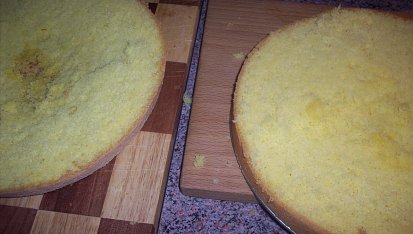 Ovocný dortík, hurááá, rozkrojeno