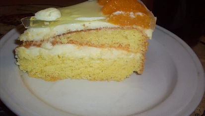 Ovocný dortík, není to dokonalé, ale moje!!