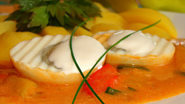 Paprikový perkelt s vařenými vejci