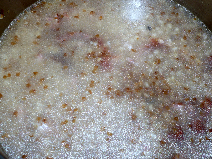 Pohanková polévka s uzeným masem