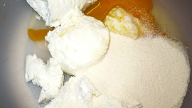 Polévka z červené řepy s tvarohovými noky