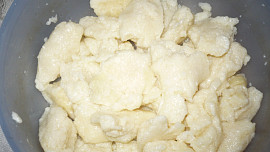 Polévka z červené řepy s tvarohovými noky