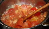 Rajská polévka trochu jinak (...na cibuli dusíme nakrájená rajčata...)