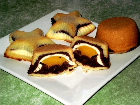 Trojbarevné muffiny