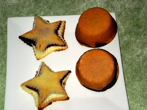 Trojbarevné muffiny