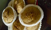 Celozrnné muffiny s medovou polevou, Tak jsem je dělala znovu...tentokrát jsem místo medové polevy použila máslo a skořicový cukr
