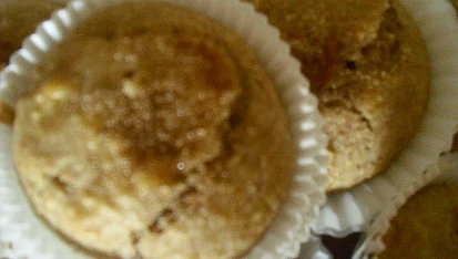 Celozrnné muffiny s medovou polevou