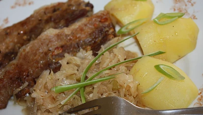 Country pečený bůček na kysaném zelí, Country pečený bůček na kysaném zelí