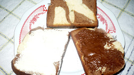Dvojbarevný sladký bochník