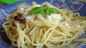 Linguini s pestem a parmezánem