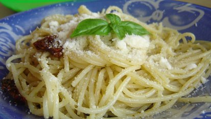 Linguini s pestem a parmezánem