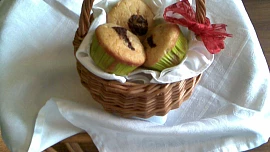 Muffinky s ovocem a čokoládou