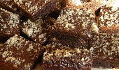 Oříškové brownies, detail