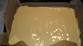 Řezy s pudinkem a citronovou polevou
