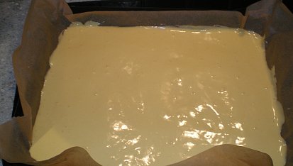 Řezy s pudinkem a citronovou polevou
