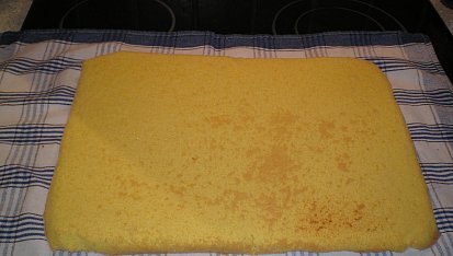 Řezy s pudinkem a citronovou polevou