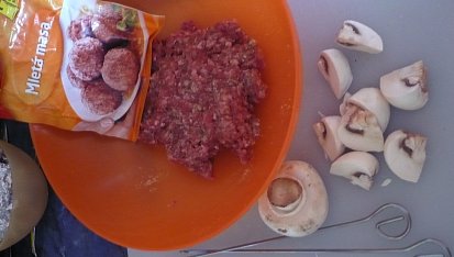 Špíz z mletého masa a žampionu