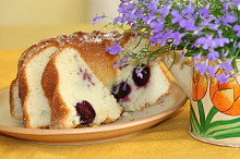 Třešňová bábovka