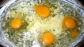 Vejce v špenátovém hnízdě