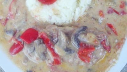 Vepřové řízky barbecue se zeleným pepřem, detail...