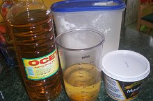 všechny ingredience  dáme do něčeho úzkého
