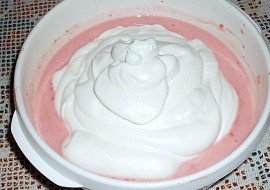 Zmrzlina jahodová (+ smetana)