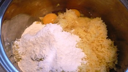 Bramborové placičky s povidly nebo marmeládou