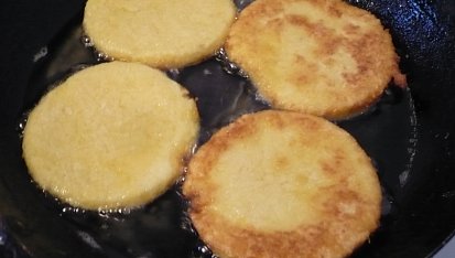 Bramborové placičky s povidly nebo marmeládou