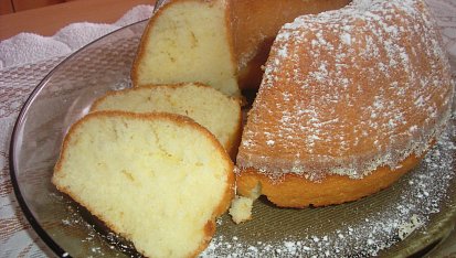 Citronová bábovka s kandovanou citrusovou kůrou