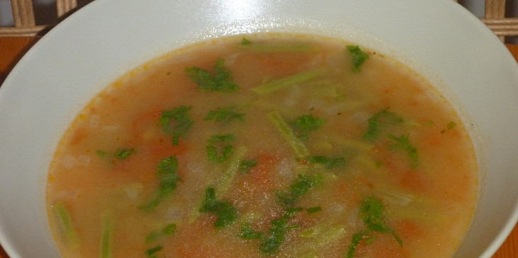 Fazolková polévka s rajčaty