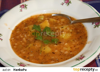 Fazolová polévka s bylinkami