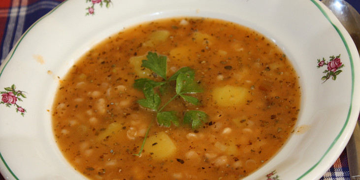 Fazolová polévka s bylinkami (Fazolová polévka s bylinkami)