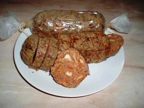 Jednoduchá játrová "roláda" v parním hrnci, na řezu 