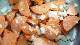 Lečo s klobásou a čočkou