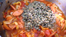 Lečo s klobásou a čočkou