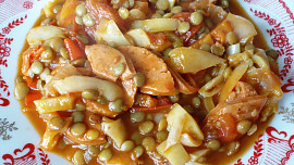 Lečo s klobásou a čočkou