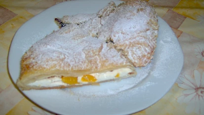 Mřížkový koláč z listového těsta, koláč k odpolední kávičce