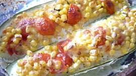 Plnená tykev ( cuketa ) s kukuřicí