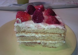 Svěží dvoubarevné dortíky (hotový dortíček na talířek)