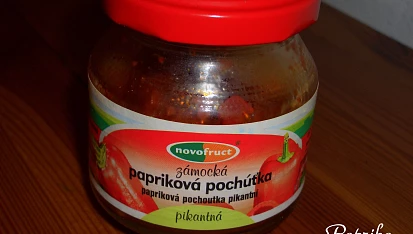 Zámecký paprikový guláš, zámecká papriková pasta