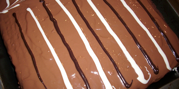Zdobení čokoládovou polevou (6. barvy polevy na zdobení můžeme kombinovat…)