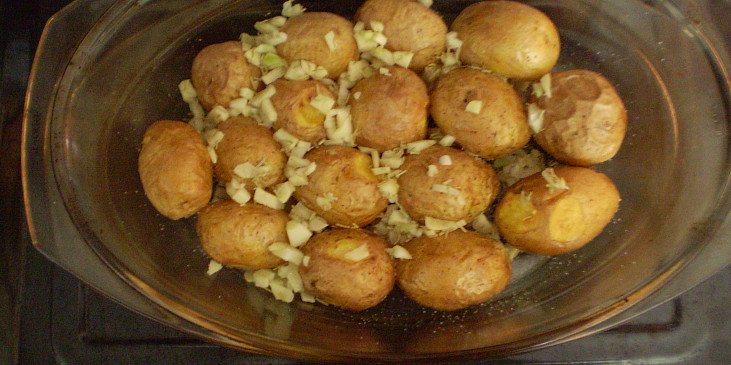 Příloha rozmarýnové brambory