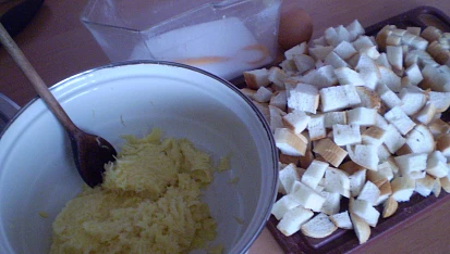Chlupaté knedlíky od Evičky, Smícháme a řádně propracujeme těsto