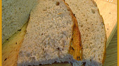 Domácí kmínový chleba, Na řezu